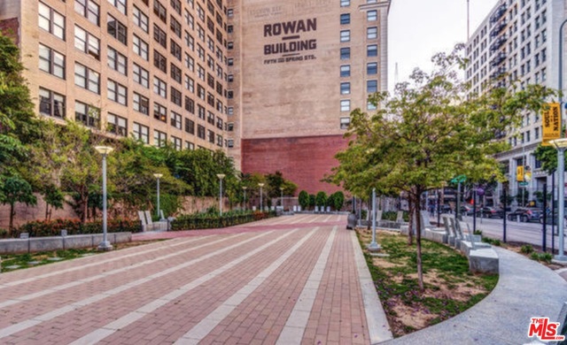 460 S SPRING Street, Los Angeles CA: https://media.crmls.org/mediaz/e51d4e56-9d14-482b-b3d4-8beeb26f02ce.jpg