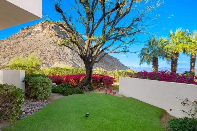 79235 Tom Fazio N Lane, La Quinta CA: https://media.crmls.org/mediaz/e51d9c36-8b0e-40ce-84fe-ac73d777d30a.jpg