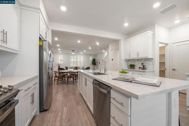 236 Plum Tree Street, Livermore CA: https://media.crmls.org/mediaz/e51f8768-3e73-4452-9aac-d02e107694a9.jpg