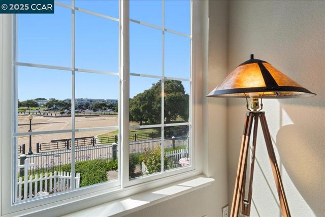 609 Commodore Dr, Richmond CA: https://media.crmls.org/mediaz/e51ff27d-6d78-49df-bb4c-548c61c31466.jpg