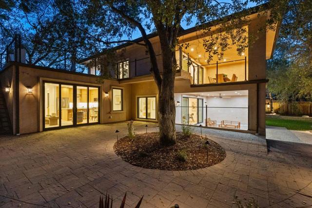 18061 Saratoga Los Gatos Road, Monte Sereno CA: https://media.crmls.org/mediaz/e52005c2-e207-4c0d-931c-e6ec2ae5543c.jpg