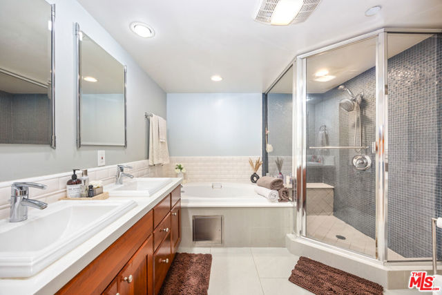 Drew Fenton | 951 Granville Avenue Los Angeles CA | MLS: 7445189 Drew Fenton | 951 Granville Avenue Los Angeles CA | MLS: 7445189