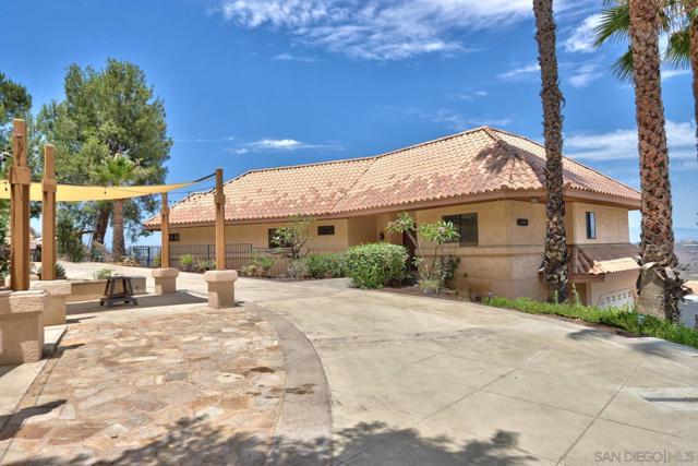 20329 Luchs Rd, Perris CA: https://media.crmls.org/mediaz/e522dab0-748f-4526-b89f-429328bd6b2a.jpg