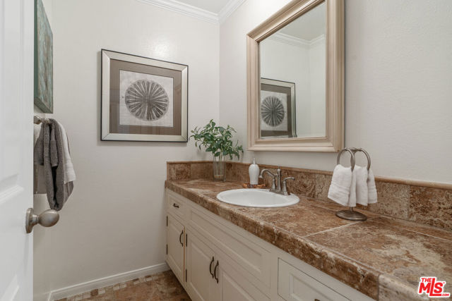 4350 Via Dolce, Marina del Rey CA: https://media.crmls.org/mediaz/e523e4c1-2ace-48da-9c08-a5c4c4d3eb5c.jpg