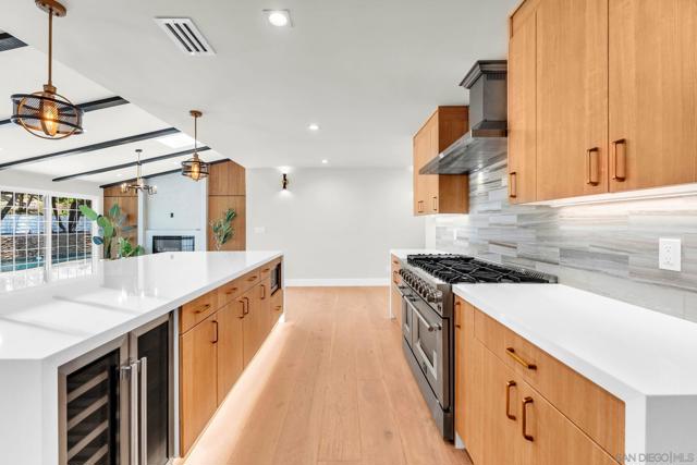 7105 Mimosa Dr, Carlsbad CA: https://media.crmls.org/mediaz/e523f407-3464-4055-82c8-042418562bcb.jpg