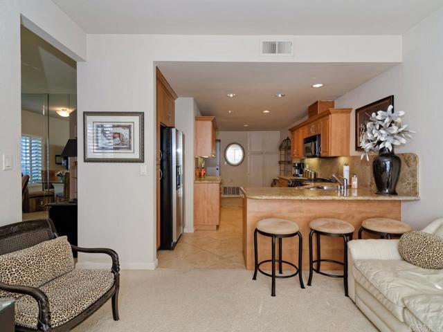 Detail Gallery Image 10 of 25 For 3885 Fallon Cir, San Diego,  CA 92130 - 3 Beds | 2/1 Baths