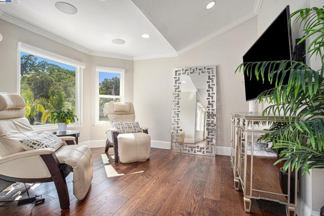 91 RED CYPRESS CT, Danville CA: https://media.crmls.org/mediaz/e524622e-87fe-4eaa-8f32-4a56f9856331.jpg