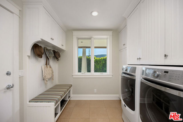 13481 Bayliss Road, Los Angeles CA: https://media.crmls.org/mediaz/e524a365-5488-48f8-ba9d-4f9729eec5fe.jpg
