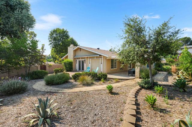 549 Eldorado Drive, Escondido CA: https://media.crmls.org/mediaz/e525b859-052c-4508-b3b1-8390fa22a670.jpg