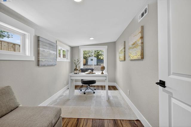 191 Cortsen Rd, Pleasant Hill CA: https://media.crmls.org/mediaz/e525f0cd-b29b-4cf5-b1db-a3cf492052b6.jpg