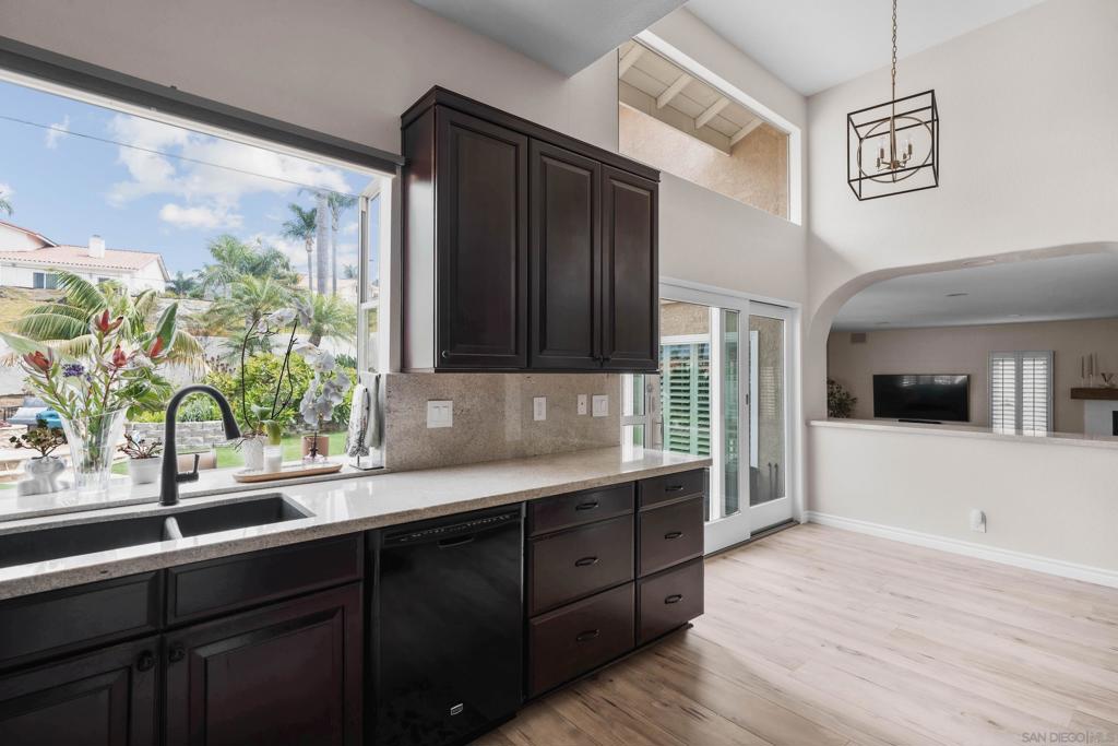 MLS #250036684SD image #6