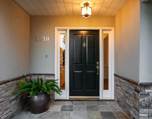 2230 Tioga Drive, Menlo Park CA: https://media.crmls.org/mediaz/e5279a28-76a6-493a-948b-670c3836dff7.jpg