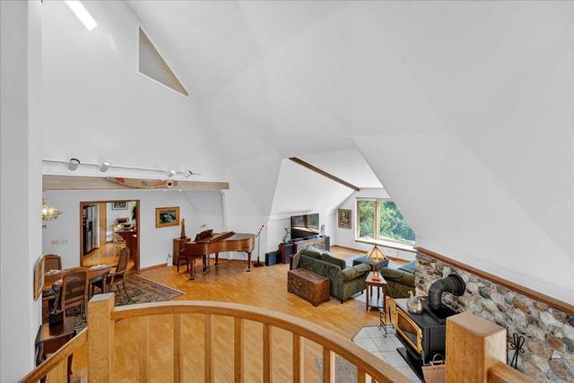 5224 Twin Falls Road, Morgan Hill CA: https://media.crmls.org/mediaz/e527e468-a2e1-4dbc-9afc-9d39c1f99a7b.jpg