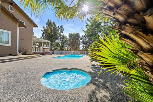 151 Tierra Del Sol, Hollister CA: https://media.crmls.org/mediaz/e5293811-d937-47d6-9c54-3c40c9e7ba52.jpg