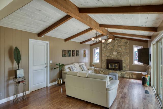 307 De La Vina Way, Salinas CA: https://media.crmls.org/mediaz/e5295adc-8251-4729-a3ef-983a56a6c875.jpg