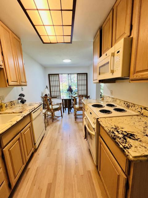 505 Cypress Point Drive, Mountain View CA: https://media.crmls.org/mediaz/e5296316-299b-4e10-bb6c-51c631c15e3e.jpg