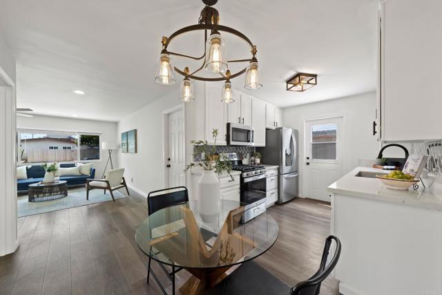 1202 Helix Avenue, Chula Vista CA: https://media.crmls.org/mediaz/e52976ec-9a2c-43fc-a6bd-9e945cabd96a.jpg