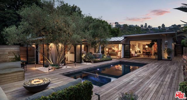 8466 Brier Drive, Los Angeles CA: https://media.crmls.org/mediaz/e529b542-83a0-4381-9362-793fd2001d2c.jpg