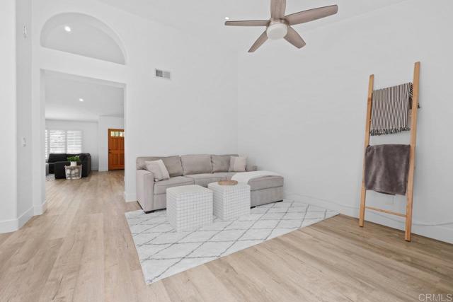 1642 Marbella Drive, Vista CA: https://media.crmls.org/mediaz/e529ec50-9384-403c-94d0-a6364acd2dd0.jpg