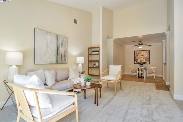 383 Eastridge Dr, San Ramon CA: https://media.crmls.org/mediaz/e52a21c0-4e04-41b7-b12e-b1ffe0170ee6.jpg
