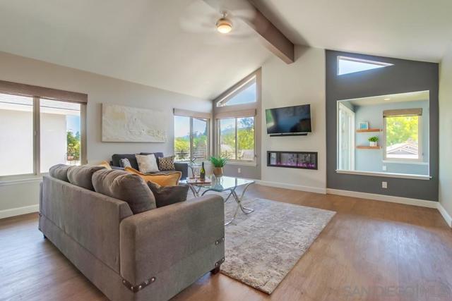 1315 Camino Linda Dr, San Marcos CA: https://media.crmls.org/mediaz/e52a2680-b8ea-4d7d-adbc-fc3bb2258006.jpg