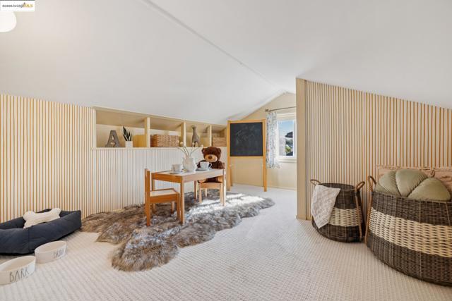 1417 Richmond St, El Cerrito CA: https://media.crmls.org/mediaz/e52a5c83-0b33-4476-a355-6fde49ab491b.jpg