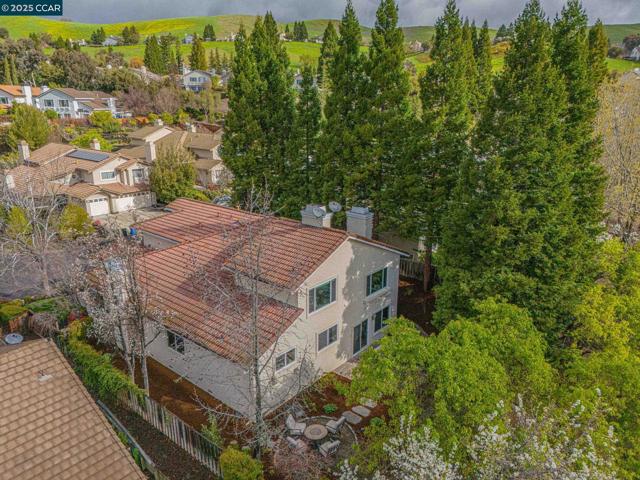 4072 Westminster Pl, Danville CA: https://media.crmls.org/mediaz/e52c7f7b-d4aa-487f-bc6a-14c00aed01d5.jpg