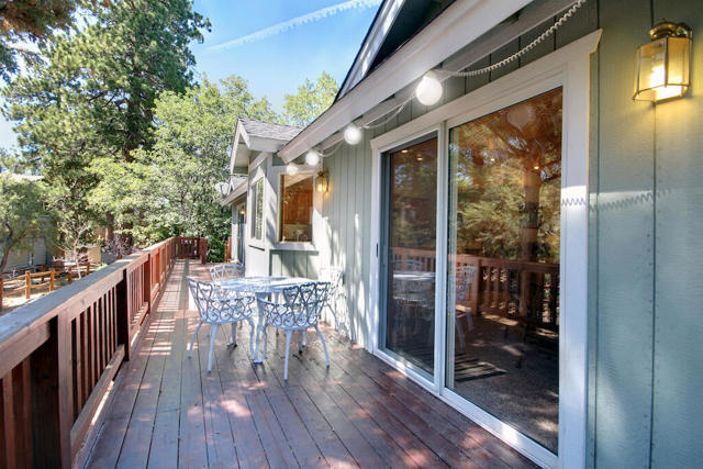 1769 Cascade Road, Big Bear CA: https://media.crmls.org/mediaz/e52ca228-3a69-45f5-accf-cf2ec47ec0f5.jpg