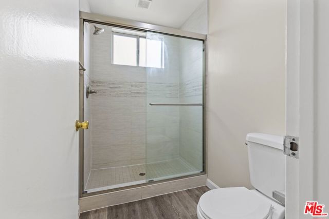 1538 STANFORD Street, Santa Monica CA: https://media.crmls.org/mediaz/e52d119e-38b9-44c1-a829-3c50b61e59f7.jpg
