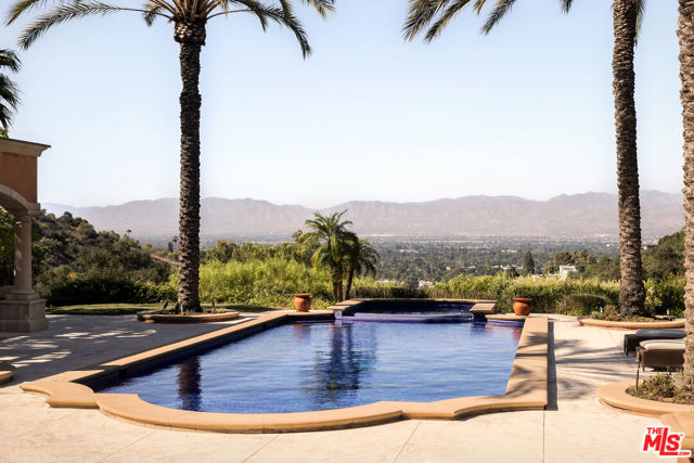 6 Bed Home for Sale in Beverly Hills, California