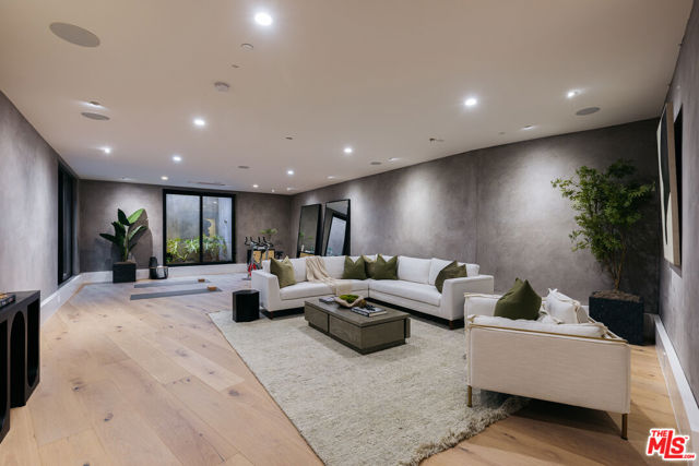 5988 W 76th Street, Los Angeles CA: https://media.crmls.org/mediaz/e52d8780-8030-48c9-8f9a-caf29d76073a.jpg