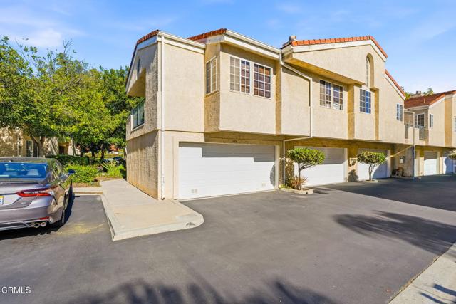 574 Charles Street, Moorpark CA: https://media.crmls.org/mediaz/e52e2293-fd7b-4749-a58a-5f541617f103.jpg