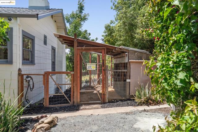 30 Benson Ave, Vallejo CA: https://media.crmls.org/mediaz/e52e69f8-7ae1-45d3-b610-def6f11d77cf.jpg