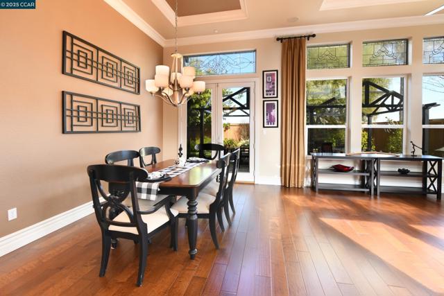 1759 Latour Ave, Brentwood CA: https://media.crmls.org/mediaz/e52e77f5-2ad2-42de-b1c9-d6ea1b175815.jpg