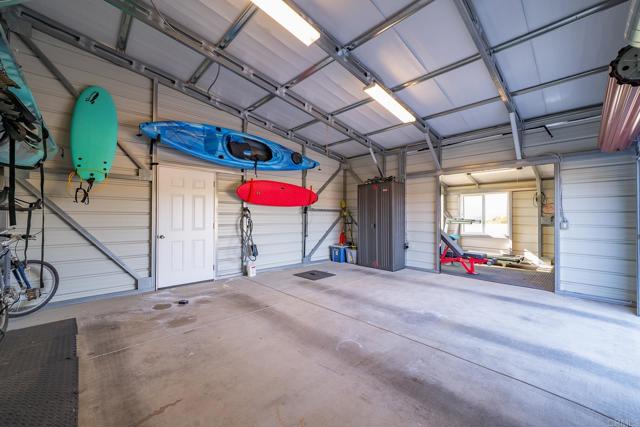 403 Black Canyon Place, Ramona CA: https://media.crmls.org/mediaz/e5301858-a595-4cfd-a393-5d415e295e18.jpg