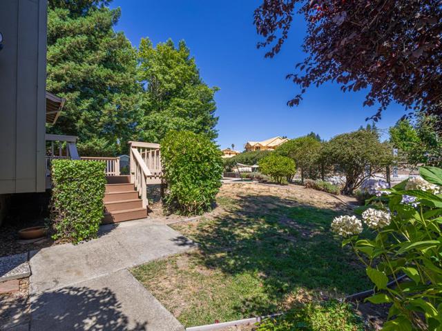 14 Sageland Court, Scotts Valley CA: https://media.crmls.org/mediaz/e530271c-5de4-4032-aeb1-8f810878a617.jpg
