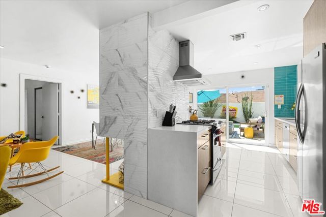 3963 E Calle San Antonio, Palm Springs, CA 92264