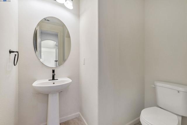 5675 Arcadia Cir, Discovery Bay CA: https://media.crmls.org/mediaz/e530afbe-e64c-45a8-ae3d-6c5bf2e7488c.jpg