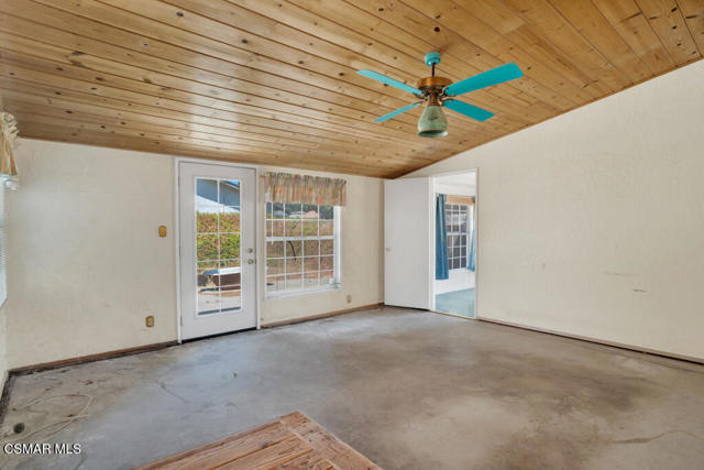 2327 Royal Avenue, Simi Valley CA: https://media.crmls.org/mediaz/e530e9d7-c967-4e38-a63d-24606e50379a.jpg