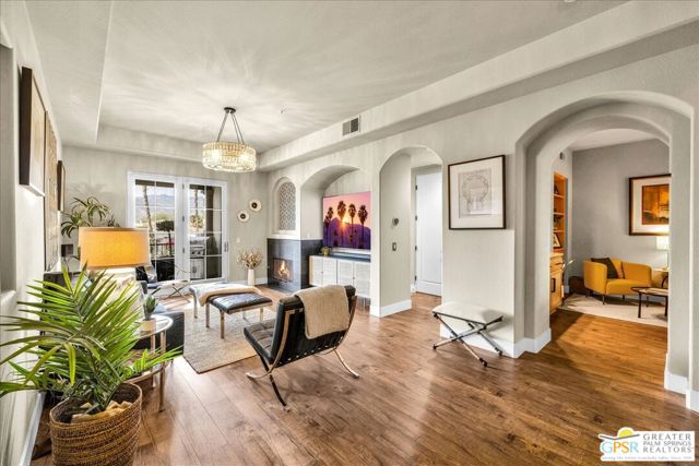 2010 Via San Martino, Palm Desert CA: https://media.crmls.org/mediaz/e531982a-45ec-4c3d-822d-50cb06fdf779.jpg