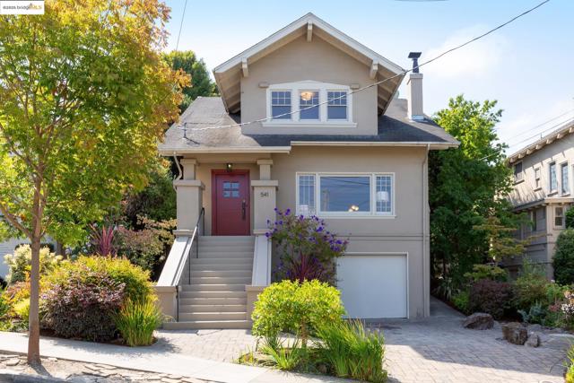541 Boulevard Way, Piedmont CA: https://media.crmls.org/mediaz/e531d2fc-3635-46f7-a83f-5150fa51dc9d.jpg
