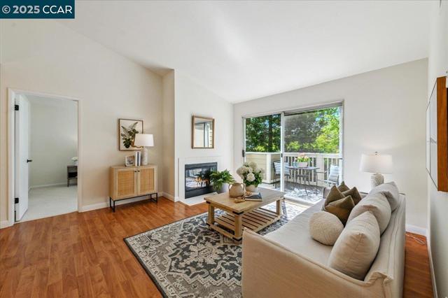 115 Reflections Dr, San Ramon CA: https://media.crmls.org/mediaz/e5326478-fa08-4d5b-9f11-0bdf0d323b2b.jpg