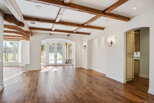 16056 Avenida Calma, Rancho Santa Fe CA: https://media.crmls.org/mediaz/e532cf0c-341b-472b-838e-f9dff3659a65.jpg
