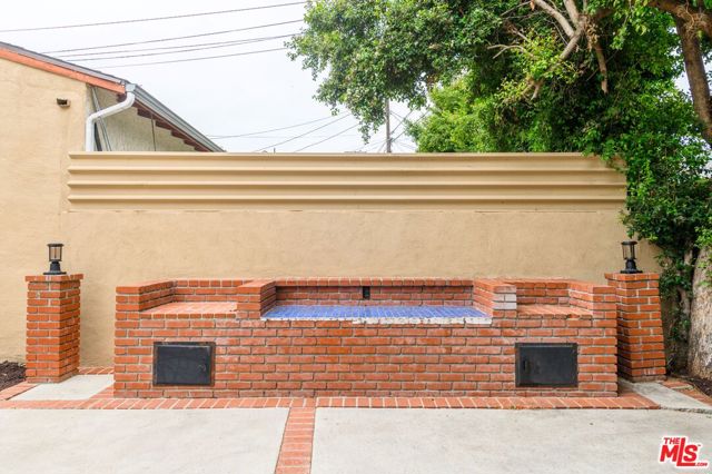 4239 59th Street, Los Angeles, California 90043, 3 Bedrooms Bedrooms, ,2 BathroomsBathrooms,Single Family Residence,For Sale,59th,23309761