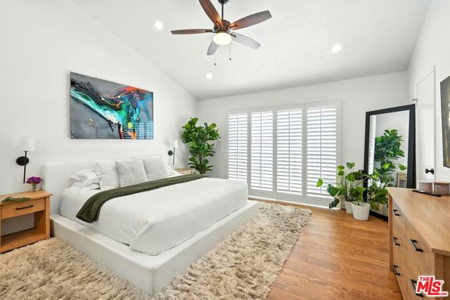 13012 Valleyheart Drive, Studio City CA: https://media.crmls.org/mediaz/e534613c-b499-4890-99af-9ce161046a32.jpg