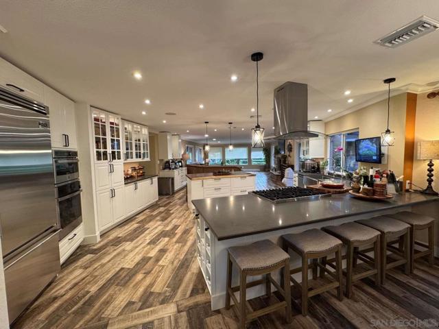 5553 Scenic View Dr, Yorba Linda CA: https://media.crmls.org/mediaz/e534a662-c210-41fd-815b-185fc76092f2.jpg