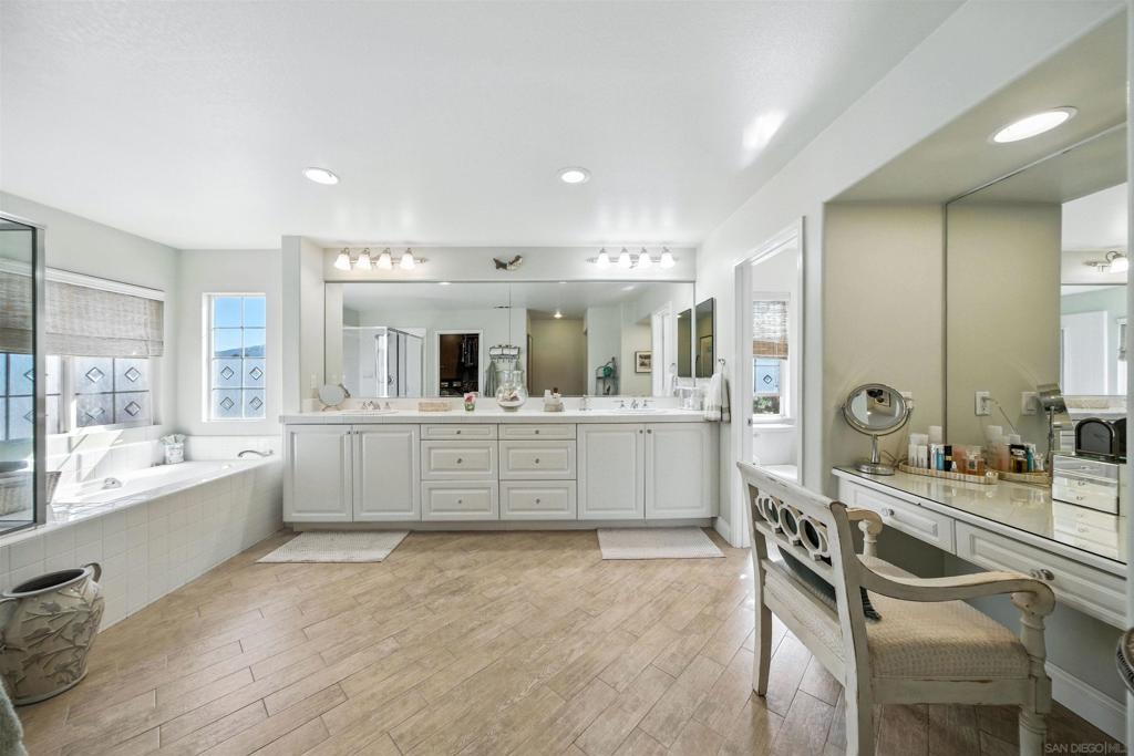 MLS #250031505SD img 33