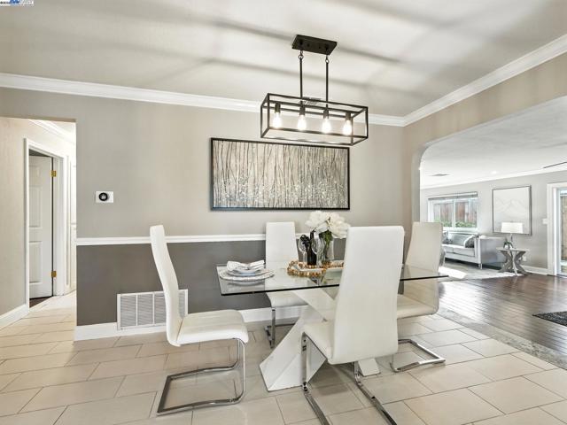 5426 Borgia Rd, Fremont CA: https://media.crmls.org/mediaz/e535705f-201d-4bb3-8055-b50959f77b0e.jpg
