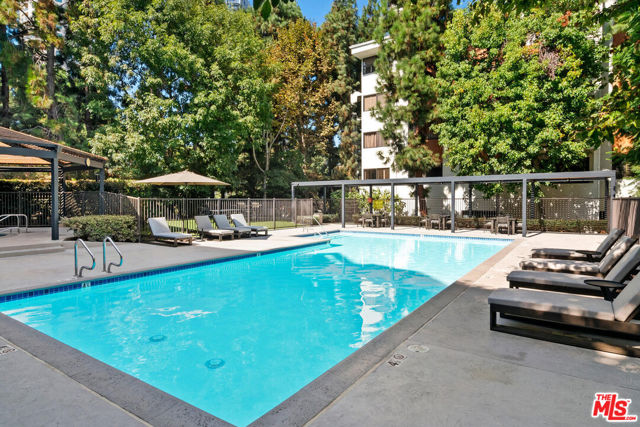 2102 Century Park Lane, Los Angeles CA: https://media.crmls.org/mediaz/e535b23d-8cde-496a-86d2-ae1b0607ae76.jpg