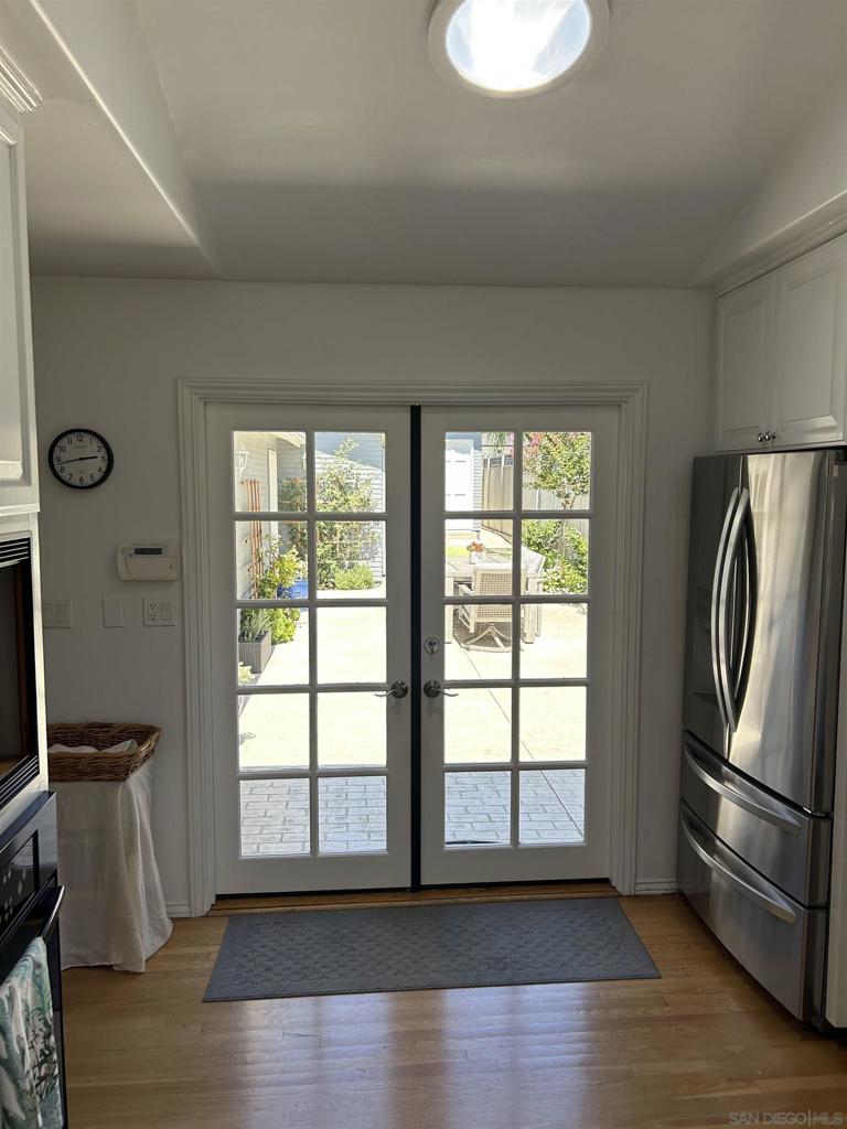 5537 Bellevue Avenue - photo 19